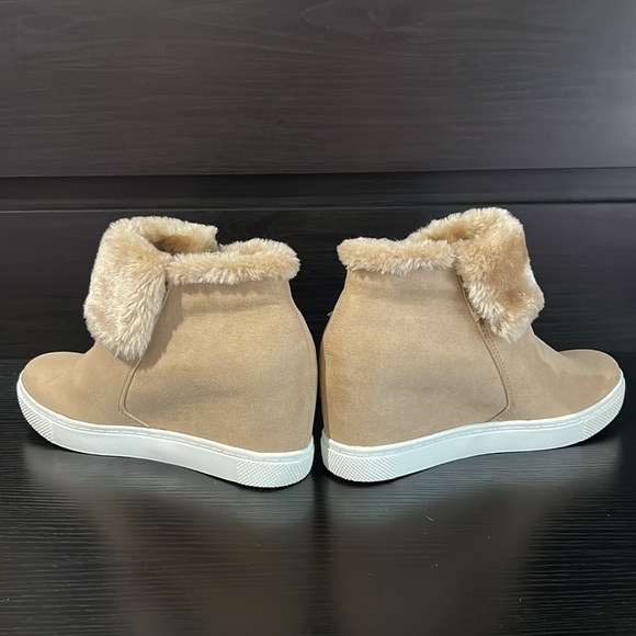 Women’s Wedge Heel Booties NWOT - Picture 4 of 8